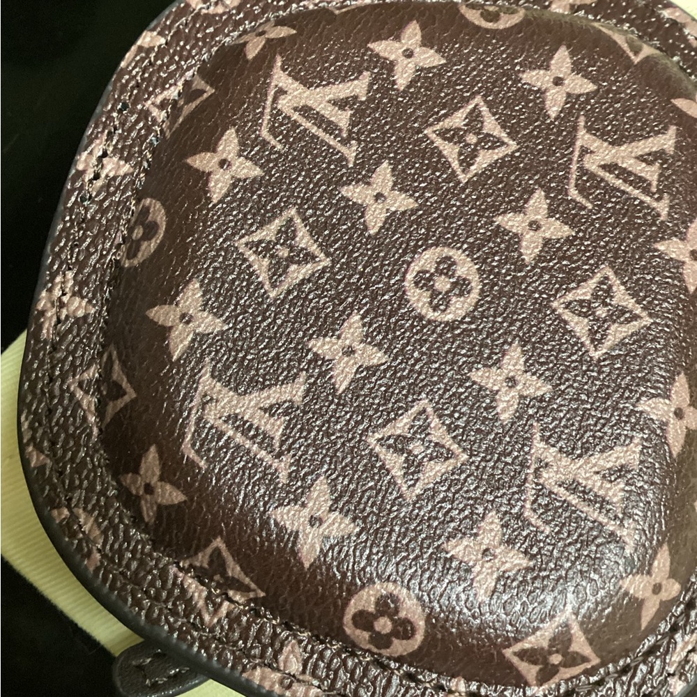 Louis Vuitton Pink and Brown Monogram Crab Coin Holder - Picture 4 of 6